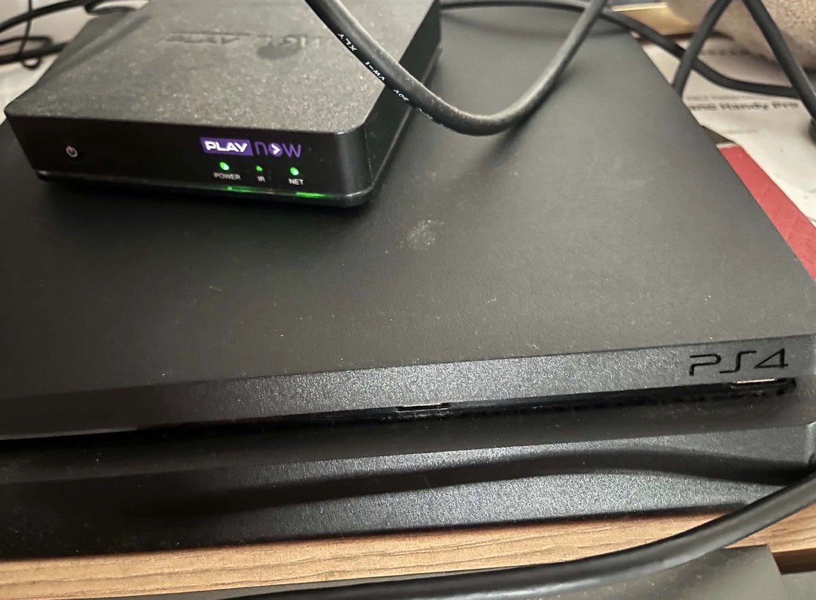 Konsola PS4