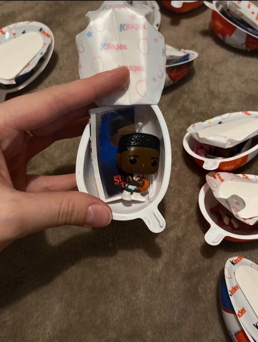 Lucas Sinclair figurka Kinder Joy Stranger Things.