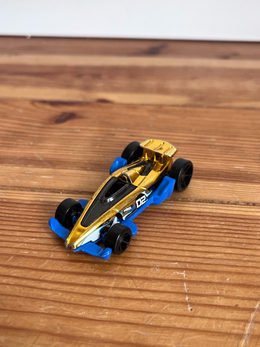 Hot Wheels Carbide Złoty Chrome Bolid 2014 Kolekcjonerski