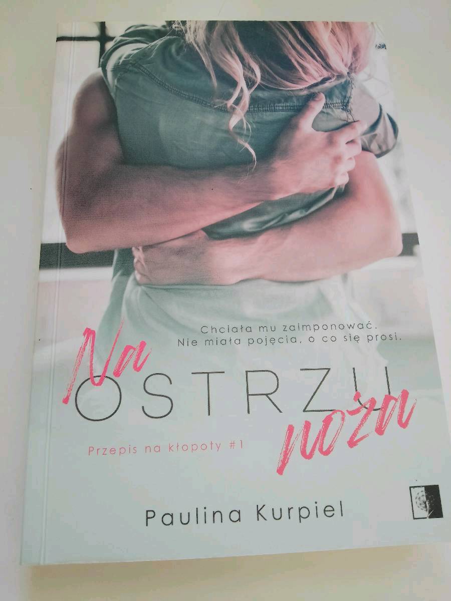 Na ostrzu noża