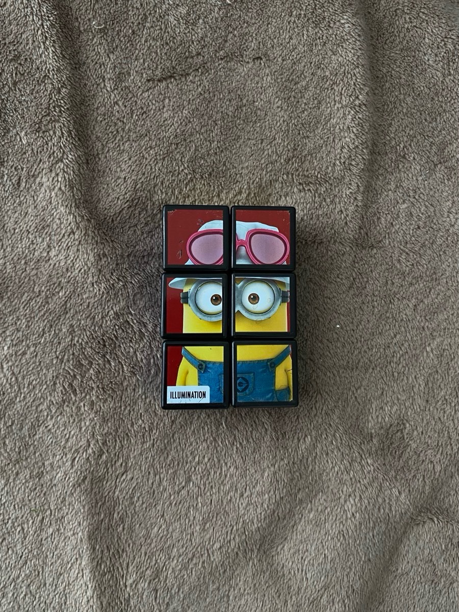 Kostka Rubika 3x2 z motywem bajki "Minionki", licencjonowana, marki Rubik's