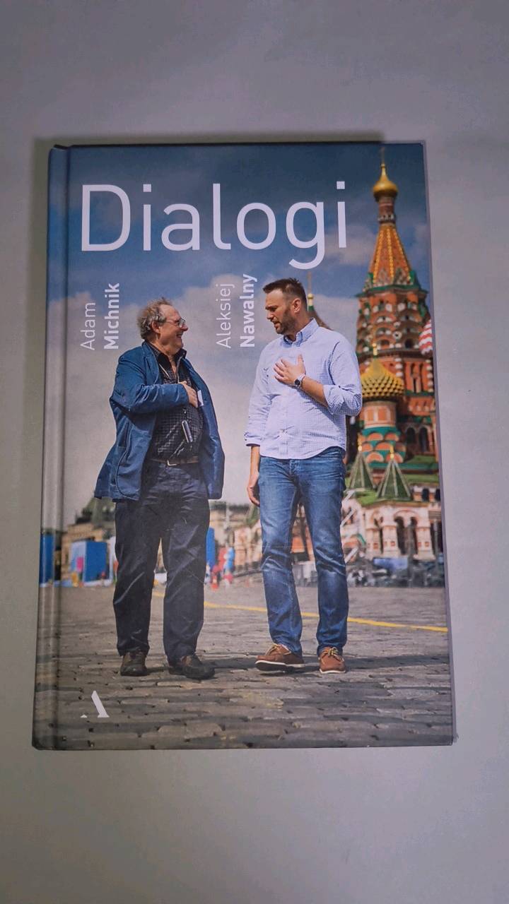 Dialogi