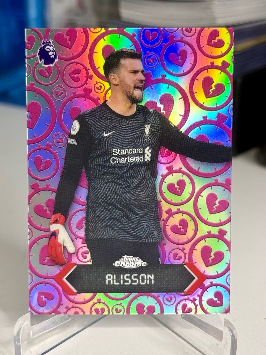 Alisson Liverpool Stoppage Time Heartbreaker karta kolekcjonerska Topps Chrome Premier League Refractor