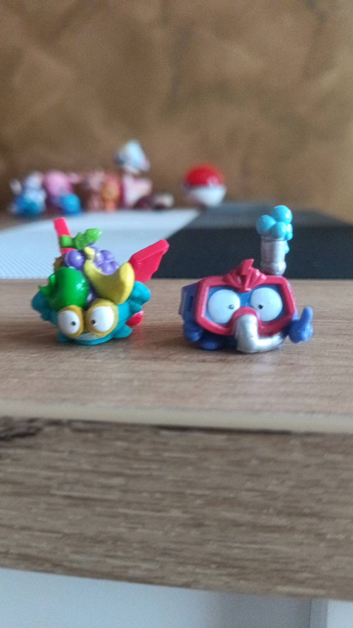 Zestaw: Figurka super zings +1
