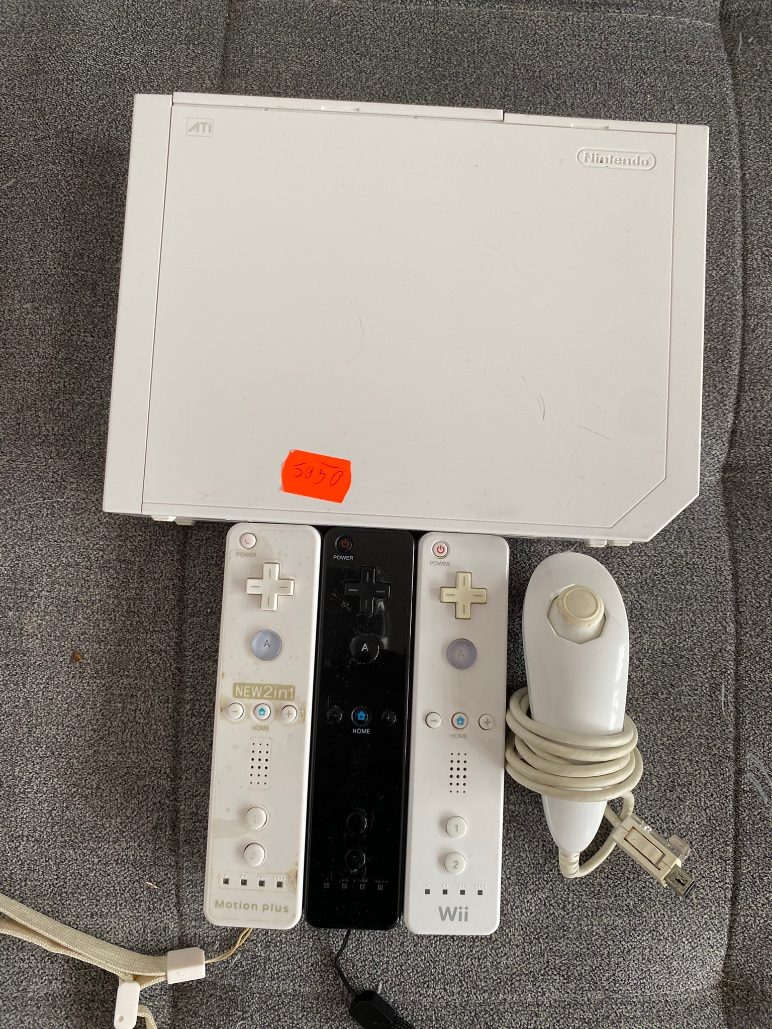 Bogaty Zestaw Nintendo Wii | 3 Kontrolery | Mata Wii Fit | Gry | Klawiatura