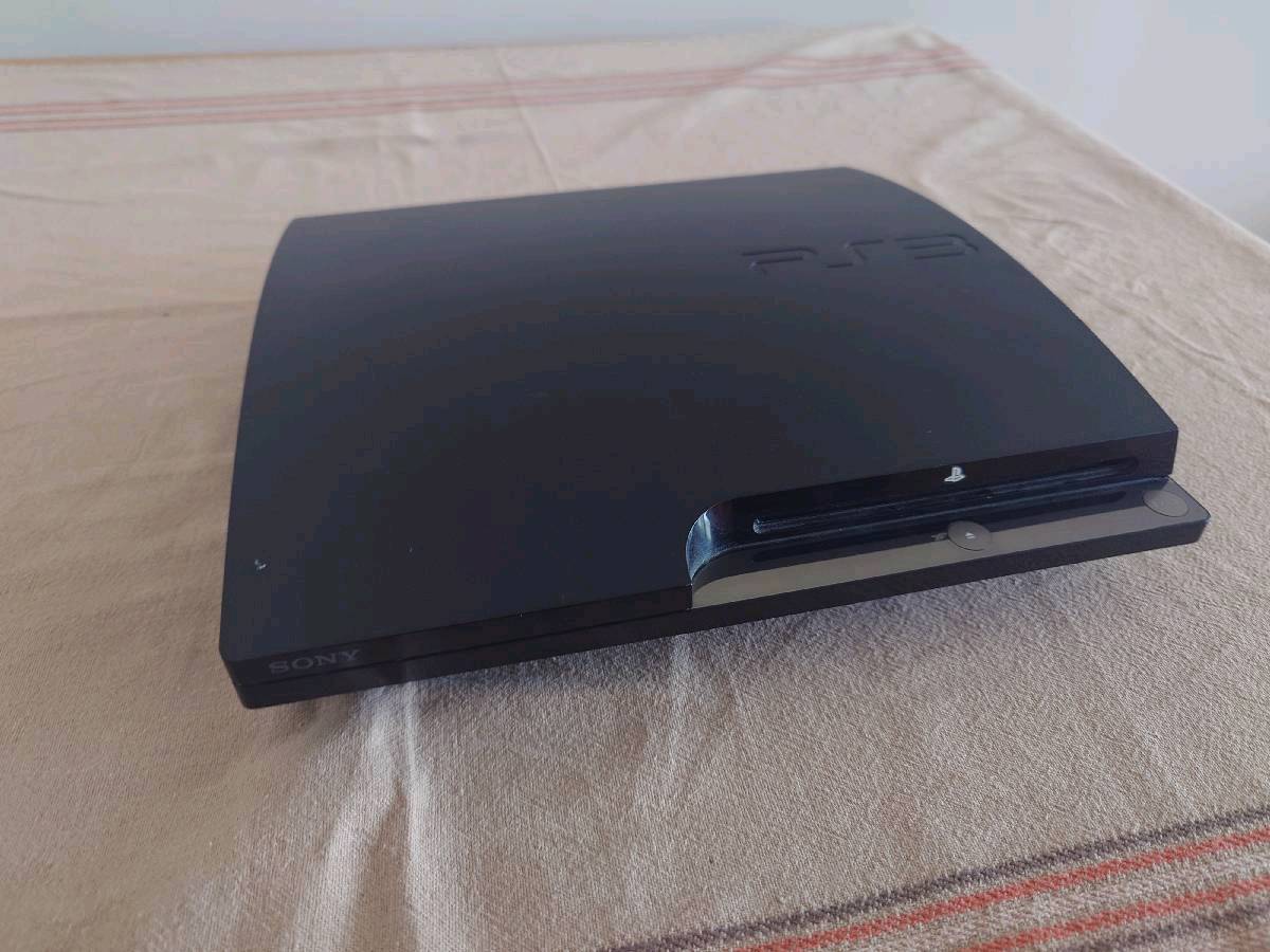 PlayStation 3 slim 