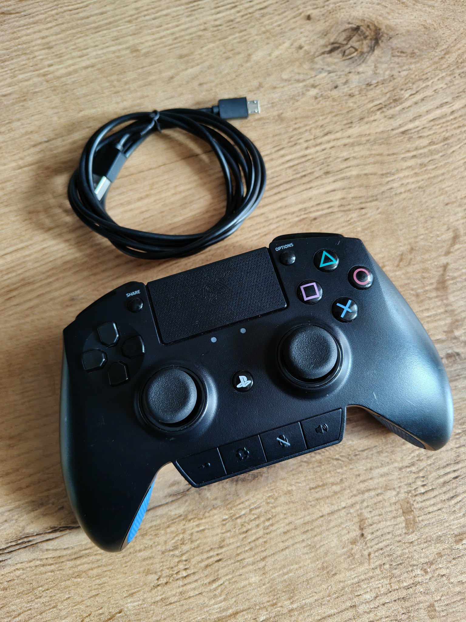 e-sportowy Pad Kontroler Razer Raiju do PS4