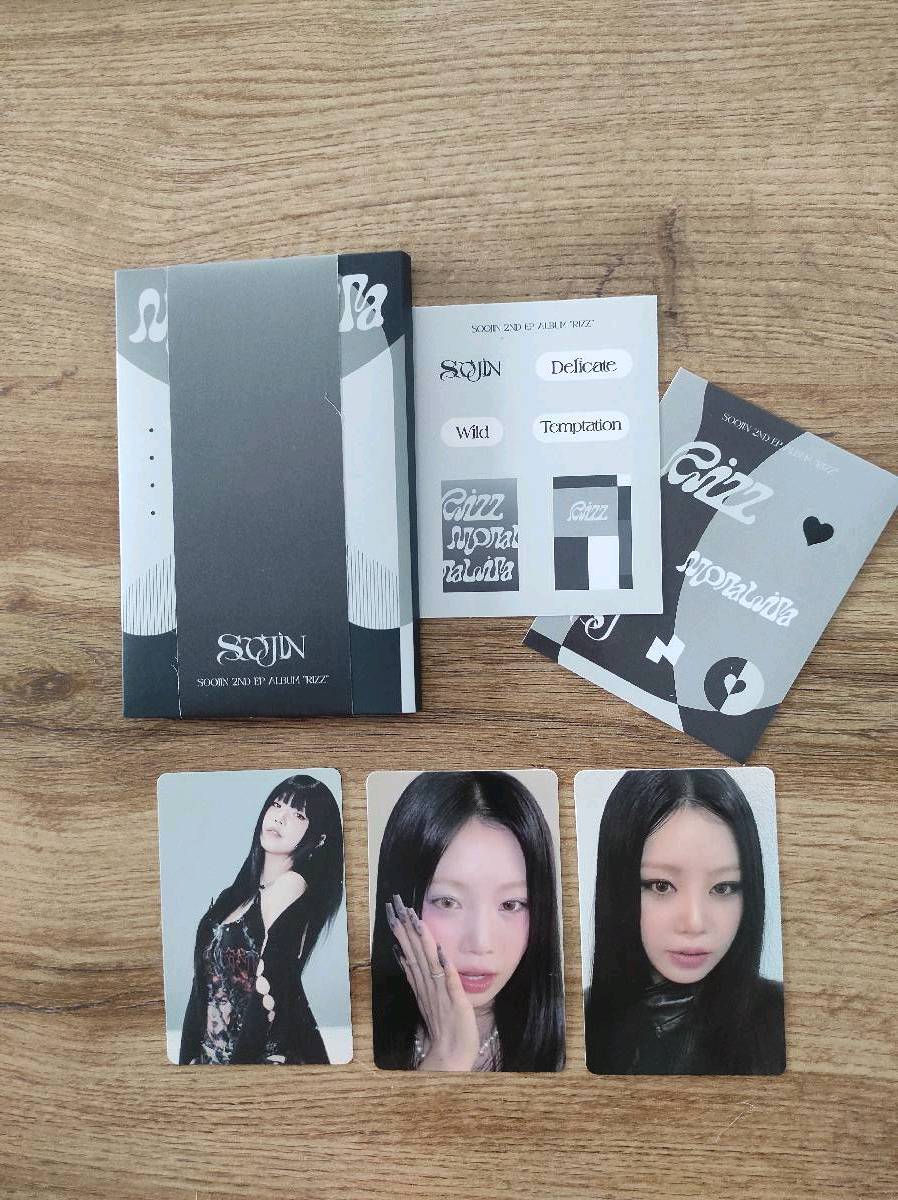 Soojin Rizz pocaalbum 