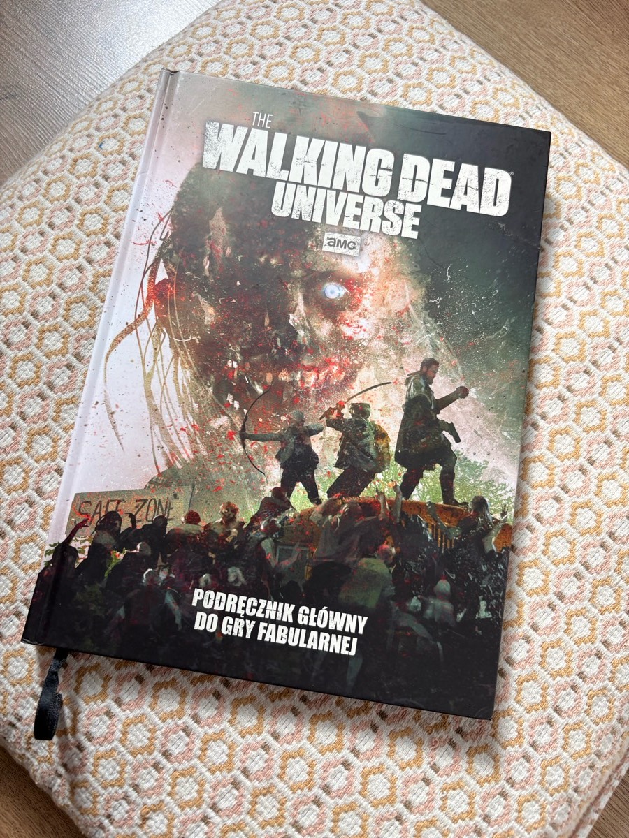 Walking dead i Star trek podręczniki główne 