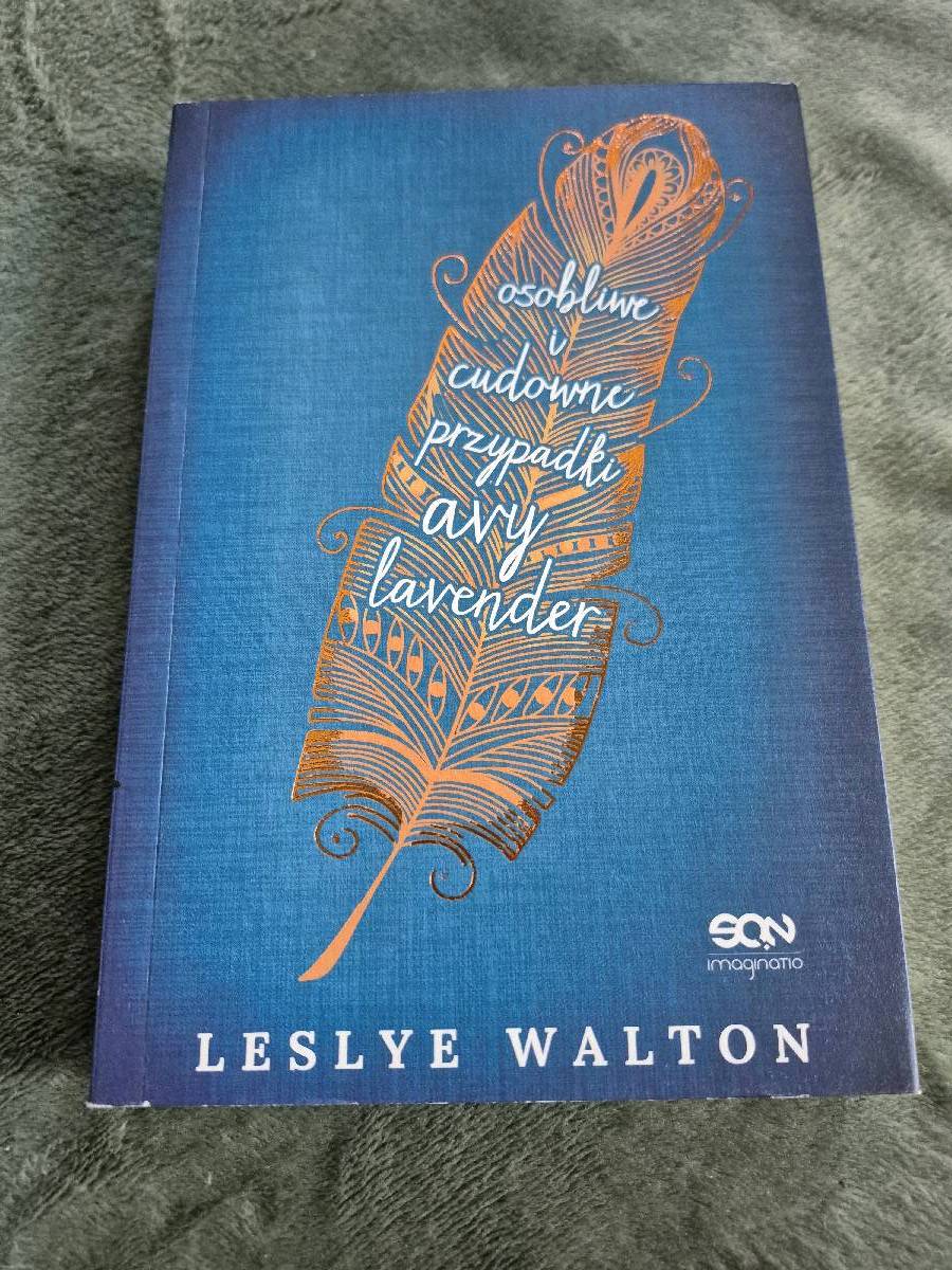 Osobliwe i cudowne przypadki Avy Lavender