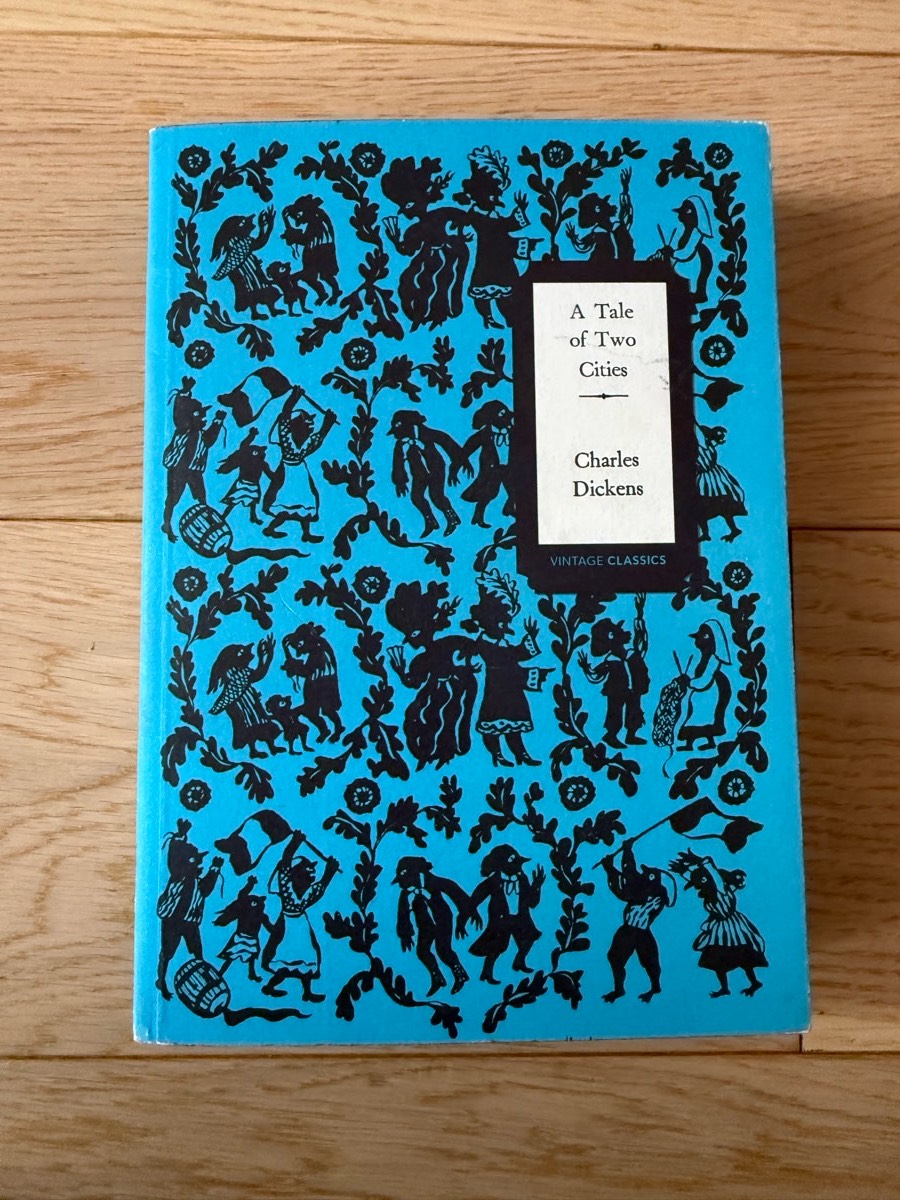 A Tale of Two Cities (Vintage Classics Dickens Series)