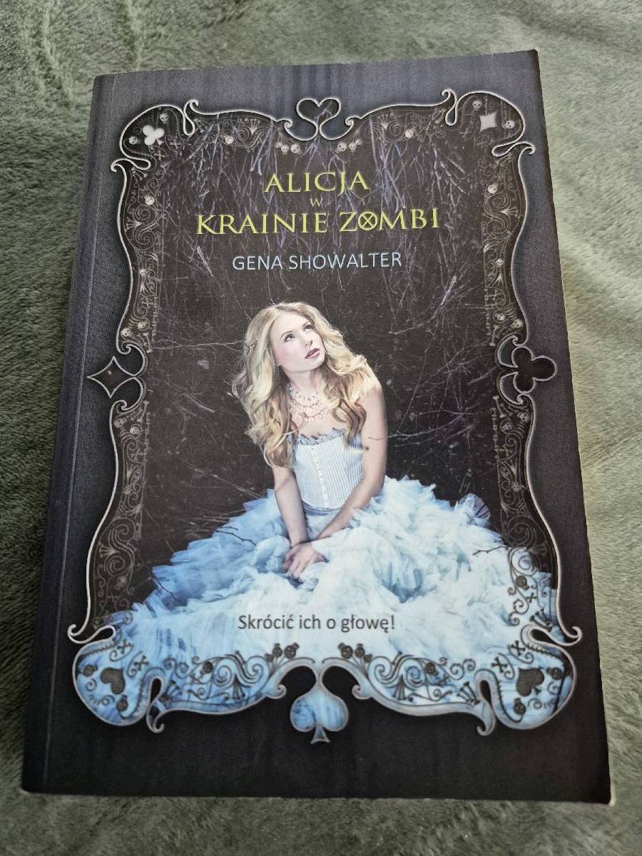 Alicja w Krainie Zombi