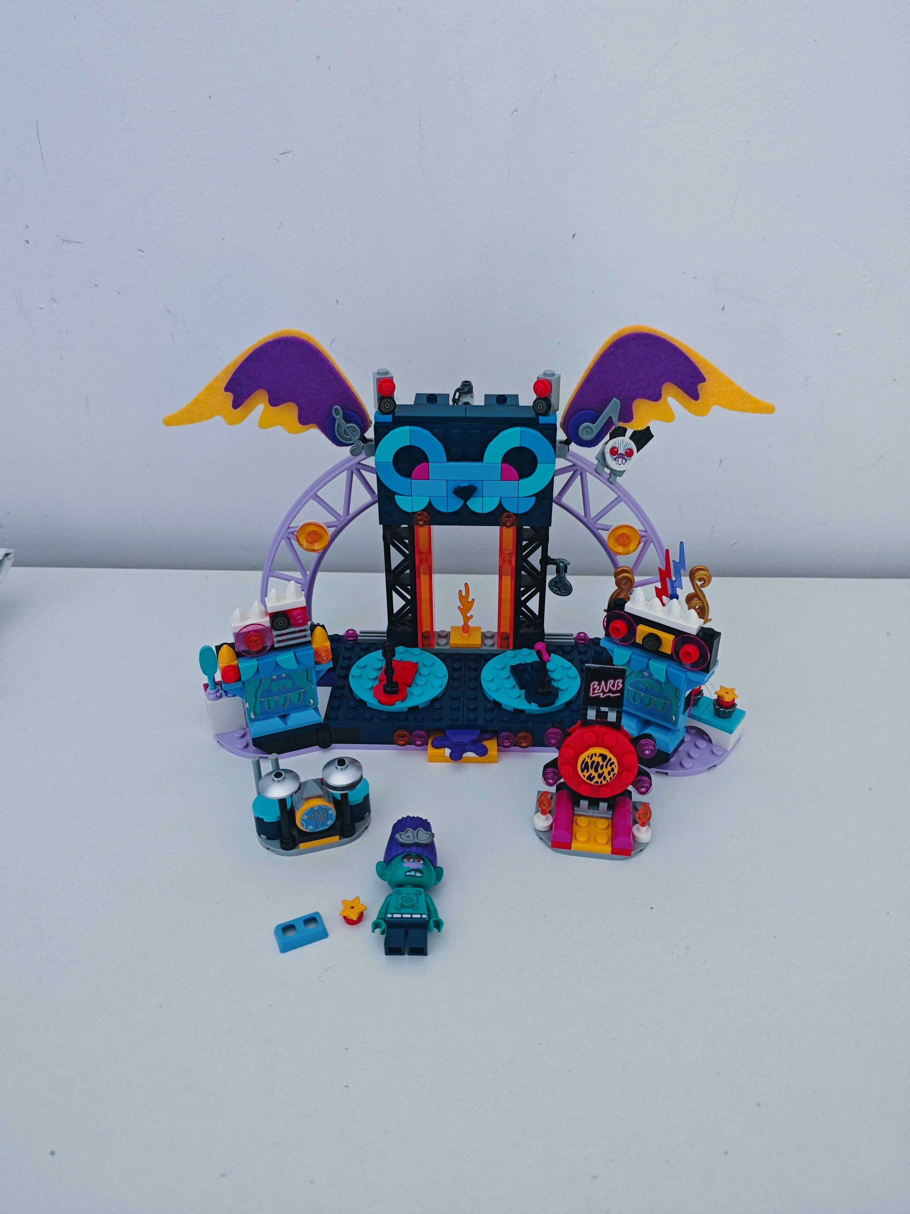 Lego Trolls World Tour Koncert w Volcano Rock City 41254