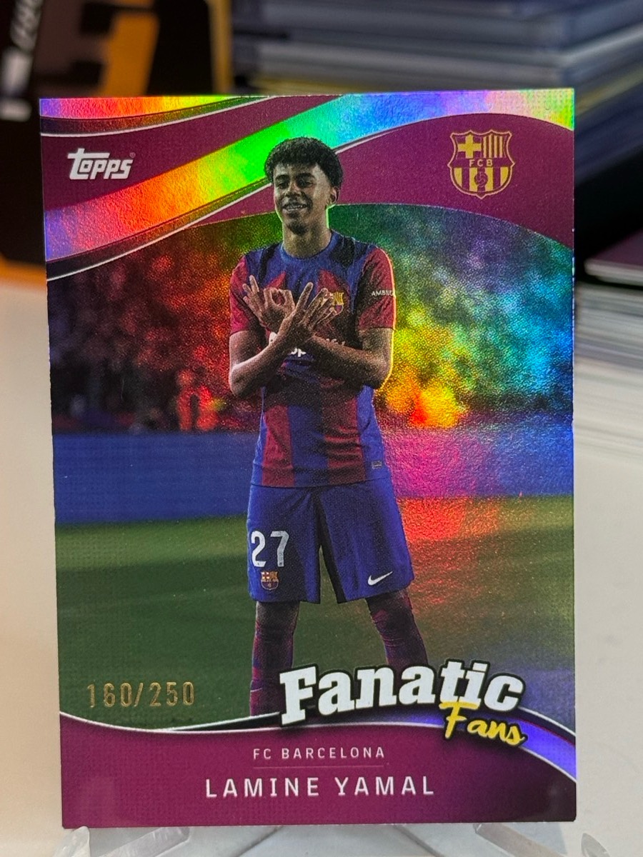 Topps Fanatic Fans trading card featuring FC Barcelona Lamine Yamal, 160/250