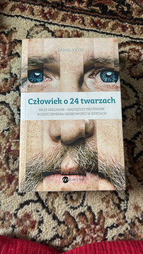 Człowiek o 24 twarzach