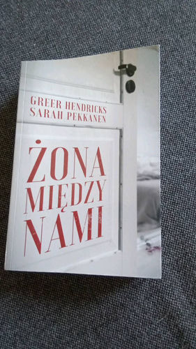 Żona między nami
