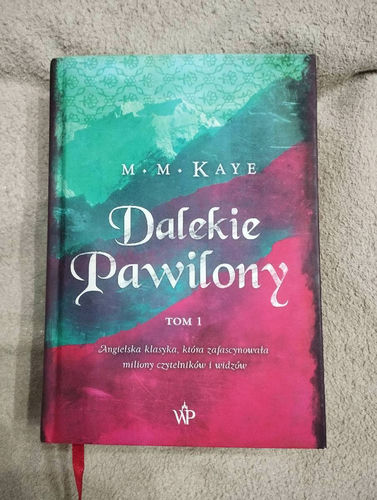 Dalekie pawilony.