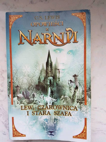 Lew, czarownica i stara szafa