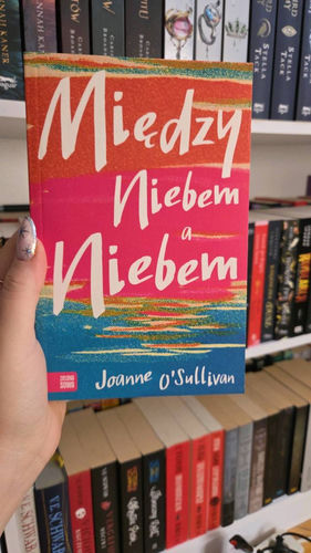 Między niebem a niebem