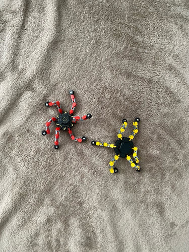 Zestaw: Rozkładana, ruchoma zabawka-pająk/robot (fidget spinner) – czerwony +1