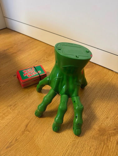 Ręka Mnie Nęka