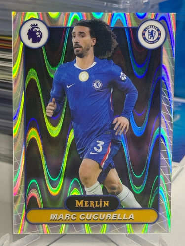 Marc Cucurella Chelsea karta kolekcjonerska Topps Merlin Premier League Seismic Refractor 2026
