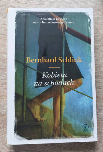 Kobieta na schodach
