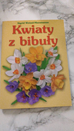 Origami z żółtych karteczek