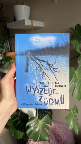 Wyszedł z domu