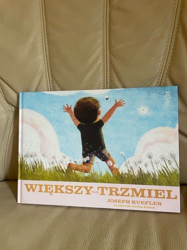 Większy niż trzmiel Joseph Kuefler książka dla dzieci
