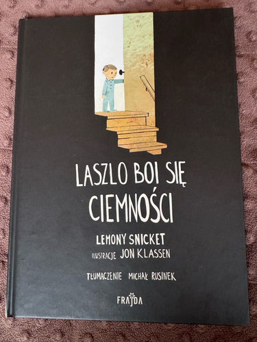 Laszlo boi się ciemności
