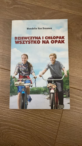 Dziewczyna i chłopak, wszystko na opak