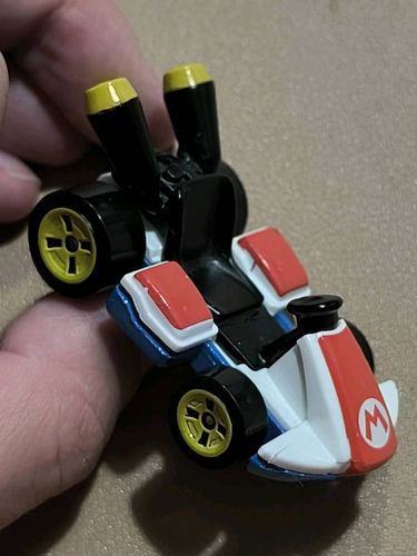Mario Kart Hot Wheels 