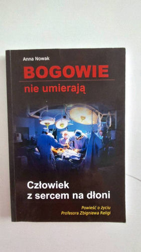 Człowiek z sercem na dłoni