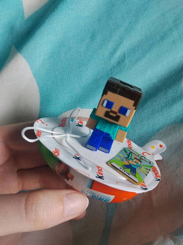 Zabawka dla dzieci Kinder joy niespodzianka figurka Minecraft 