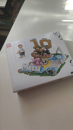 NOWY Zestaw LEGO Messi - Footballu Highlights