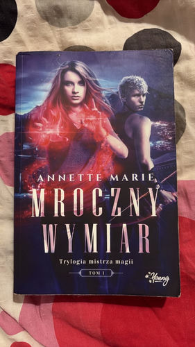 Mroczny wymiar tom 1