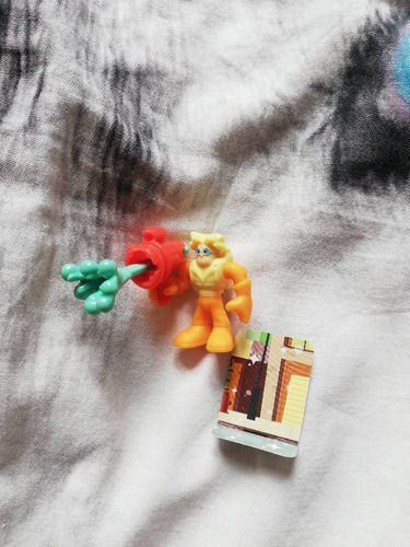 Zabawka dla dzieci Kinder niespodzianka figurka monster cleaner strażak 