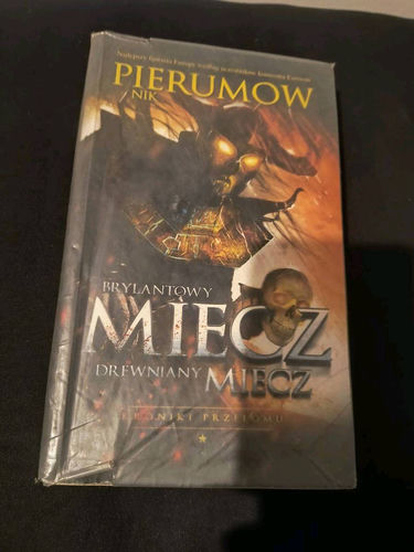 Brylantowy miecz, drewniany miecz
