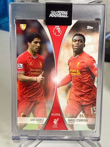 Luis Suarez Daniel Sturridge Barcelona numerowana 83/99 karta kolekcjonerska Topps Total Football Duos Magnetic Holder