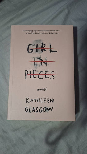 Girl in pieces