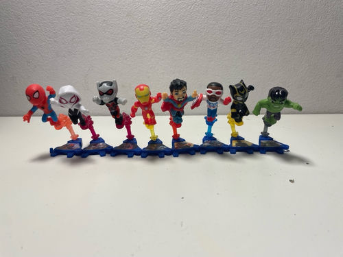 Figurki kinder jajko niespodzianka marvel pełen komplet 