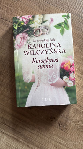 Koronkowa suknia
