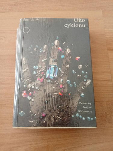 Oko cyklonu Patrick White