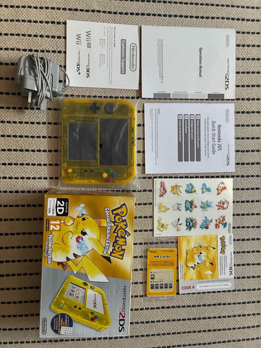 Nintendo 2ds special pikachu edition