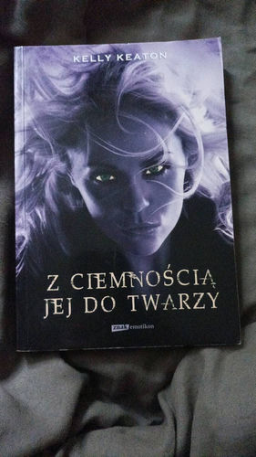 Z ciemnością jej do twarzy