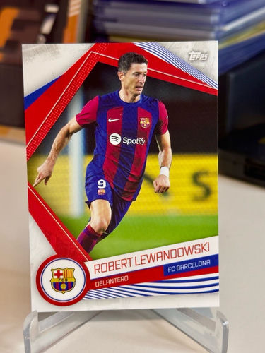 Robert Lewandowski Topps FC Barcelona trading card, card BAR-18