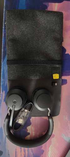 Słuchawki ; Jabra Evolve2 65 - USB-C
i USB Dongle : Jabra Link 390 - USB-C