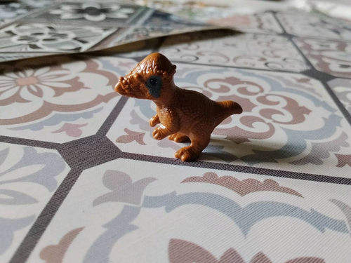Zabawka dla dzieci Kinder niespodzianka figurka dinozaur 