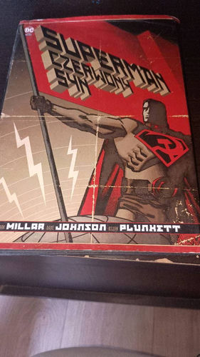 DC DELUXE SUPERMEN CZERWONY SYN